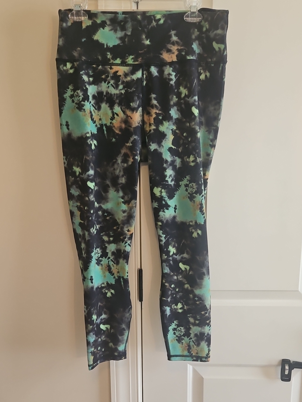 ladies 32x26 fabletics powerhold athletic leggings